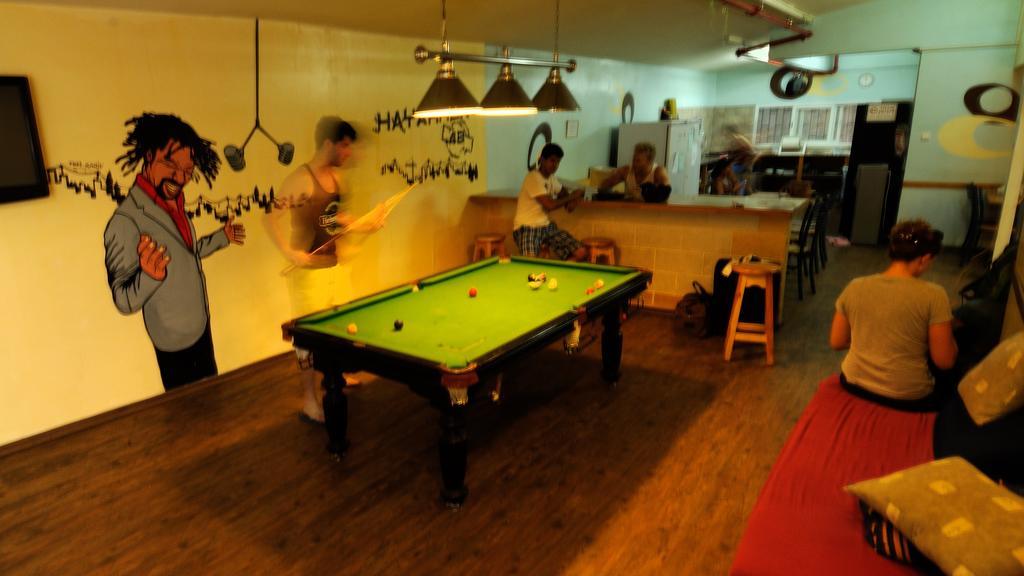 Hayarkon Hostel Тел Авив Екстериор снимка