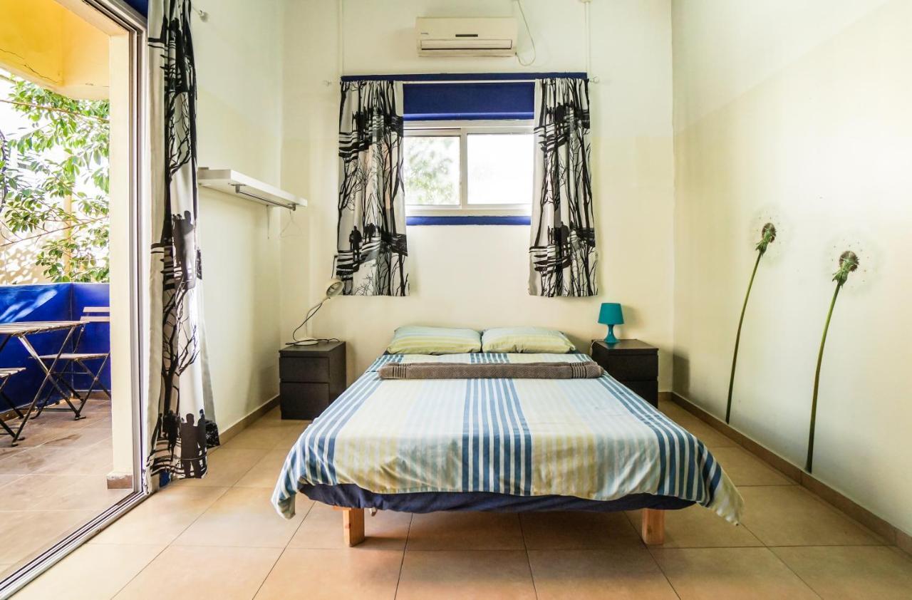 Hayarkon Hostel Тел Авив Екстериор снимка