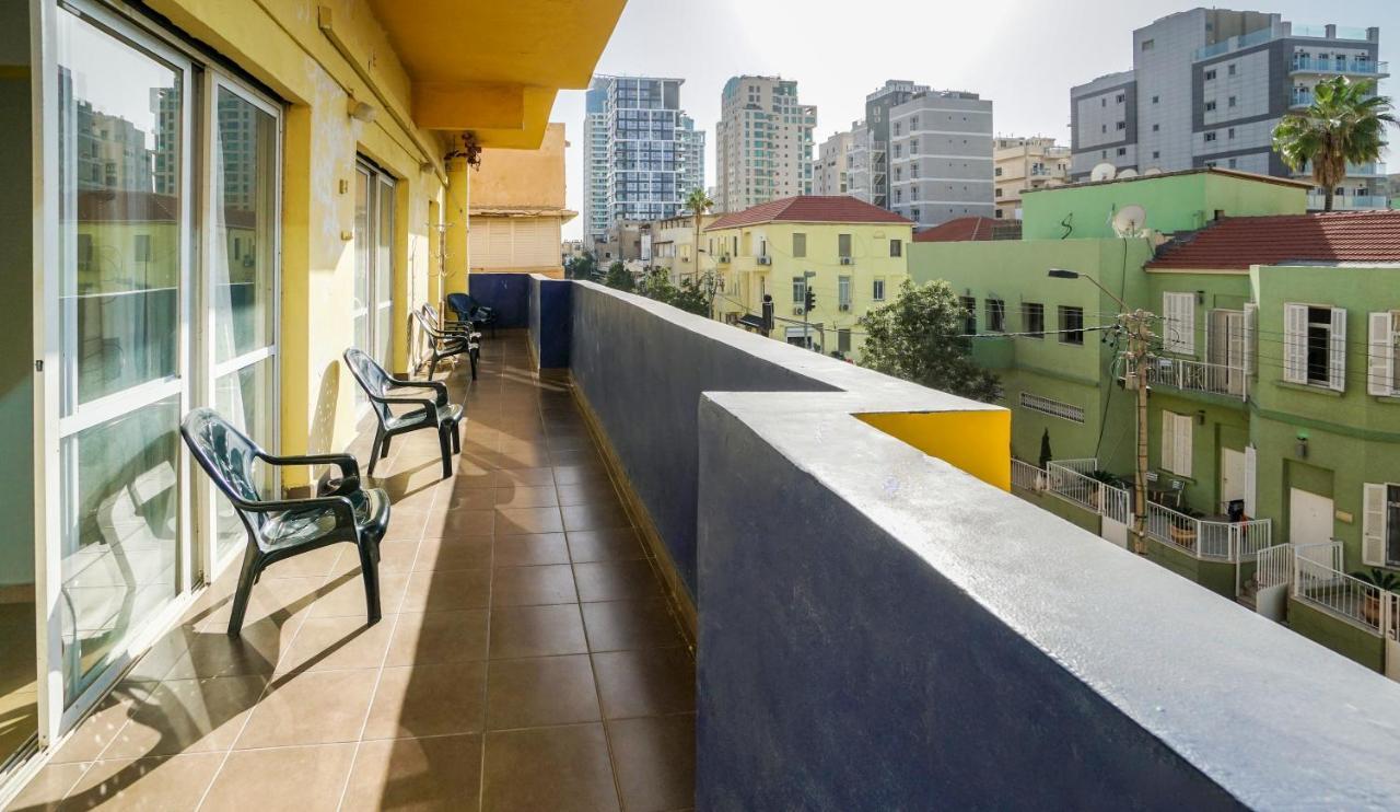 Hayarkon Hostel Тел Авив Екстериор снимка