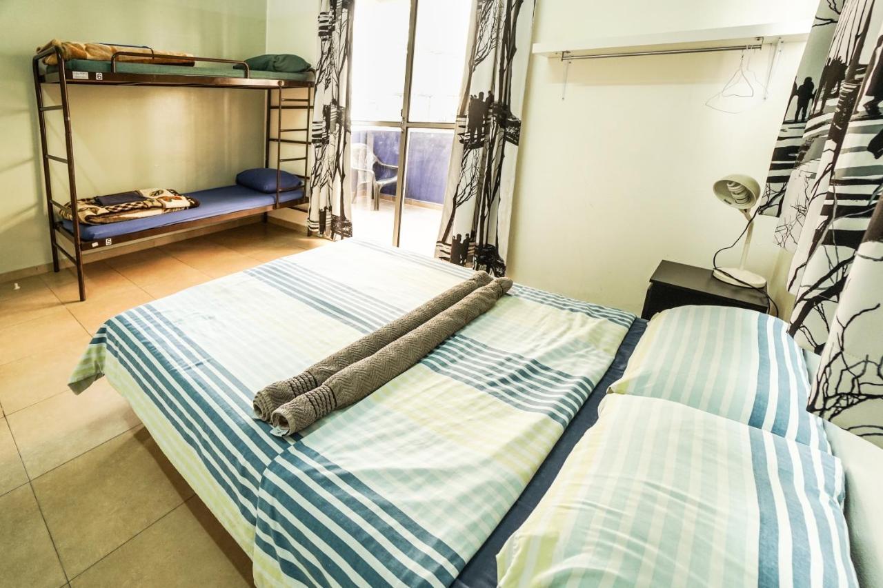 Hayarkon Hostel Тел Авив Екстериор снимка