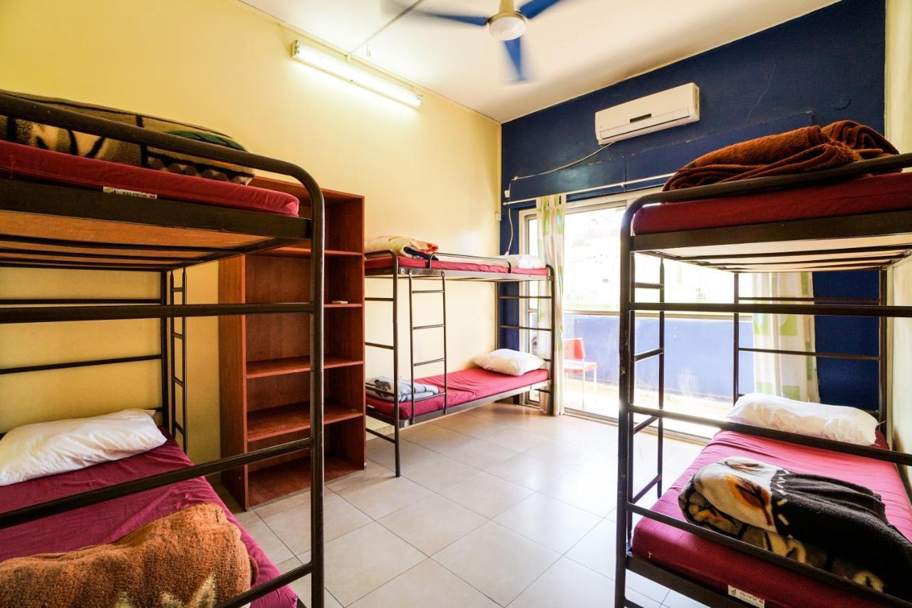 Hayarkon Hostel Тел Авив Екстериор снимка