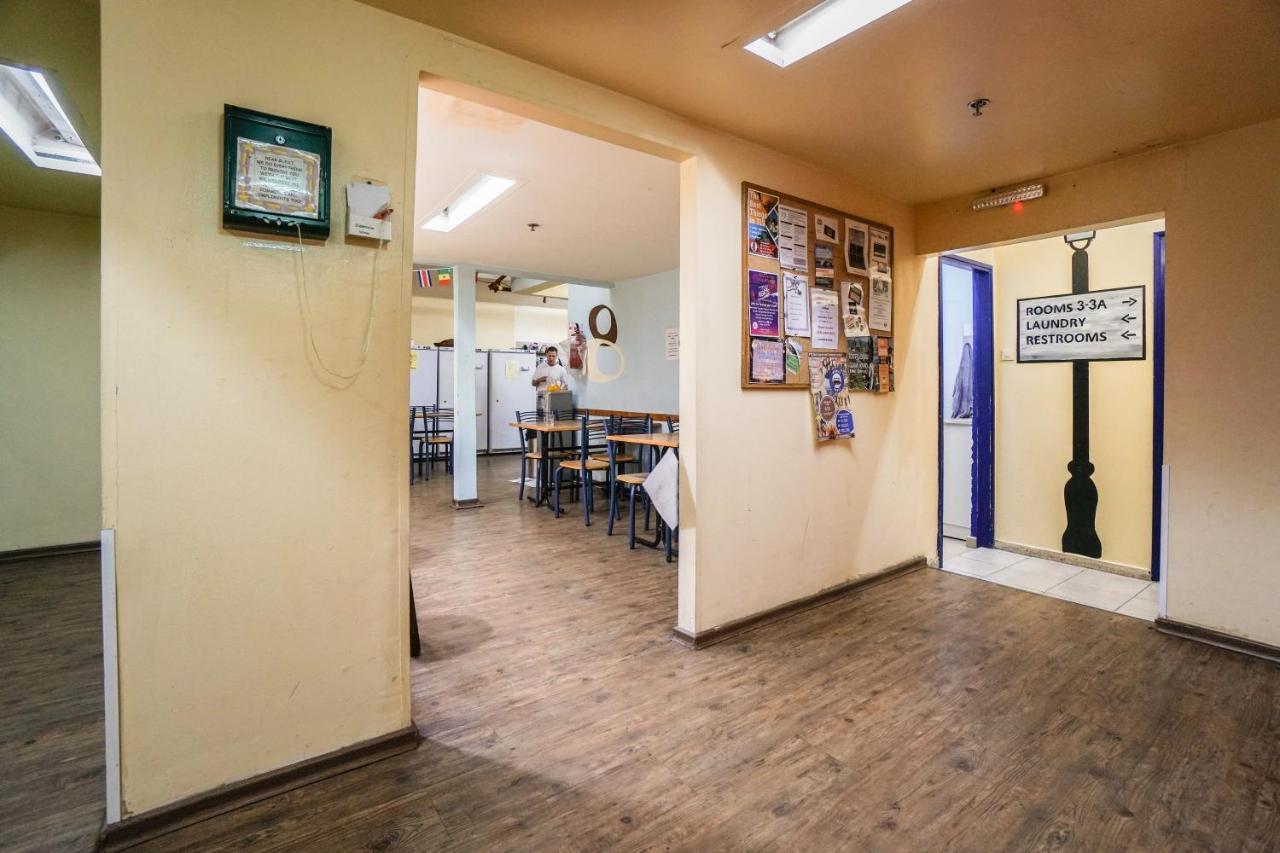 Hayarkon Hostel Тел Авив Екстериор снимка