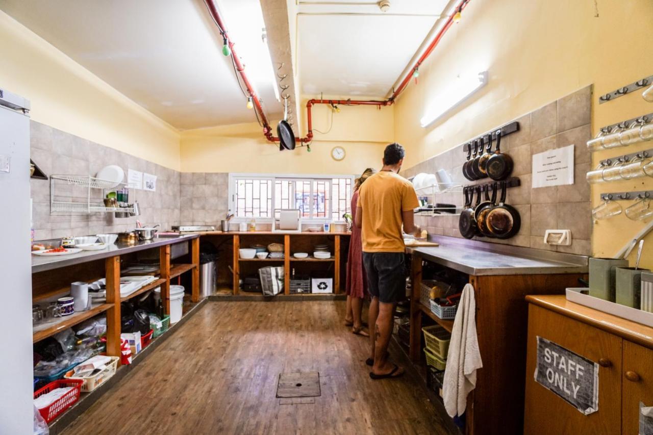 Hayarkon Hostel Тел Авив Екстериор снимка