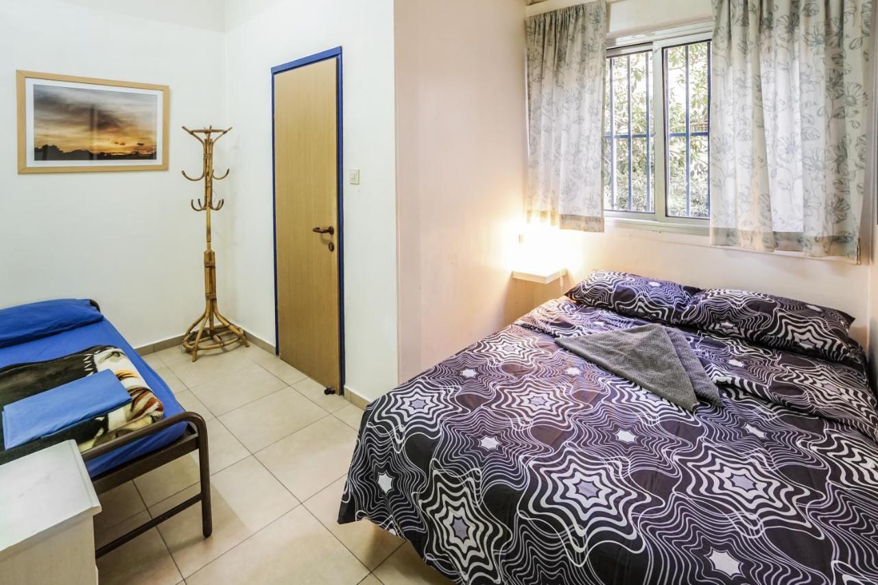 Hayarkon Hostel Тел Авив Екстериор снимка