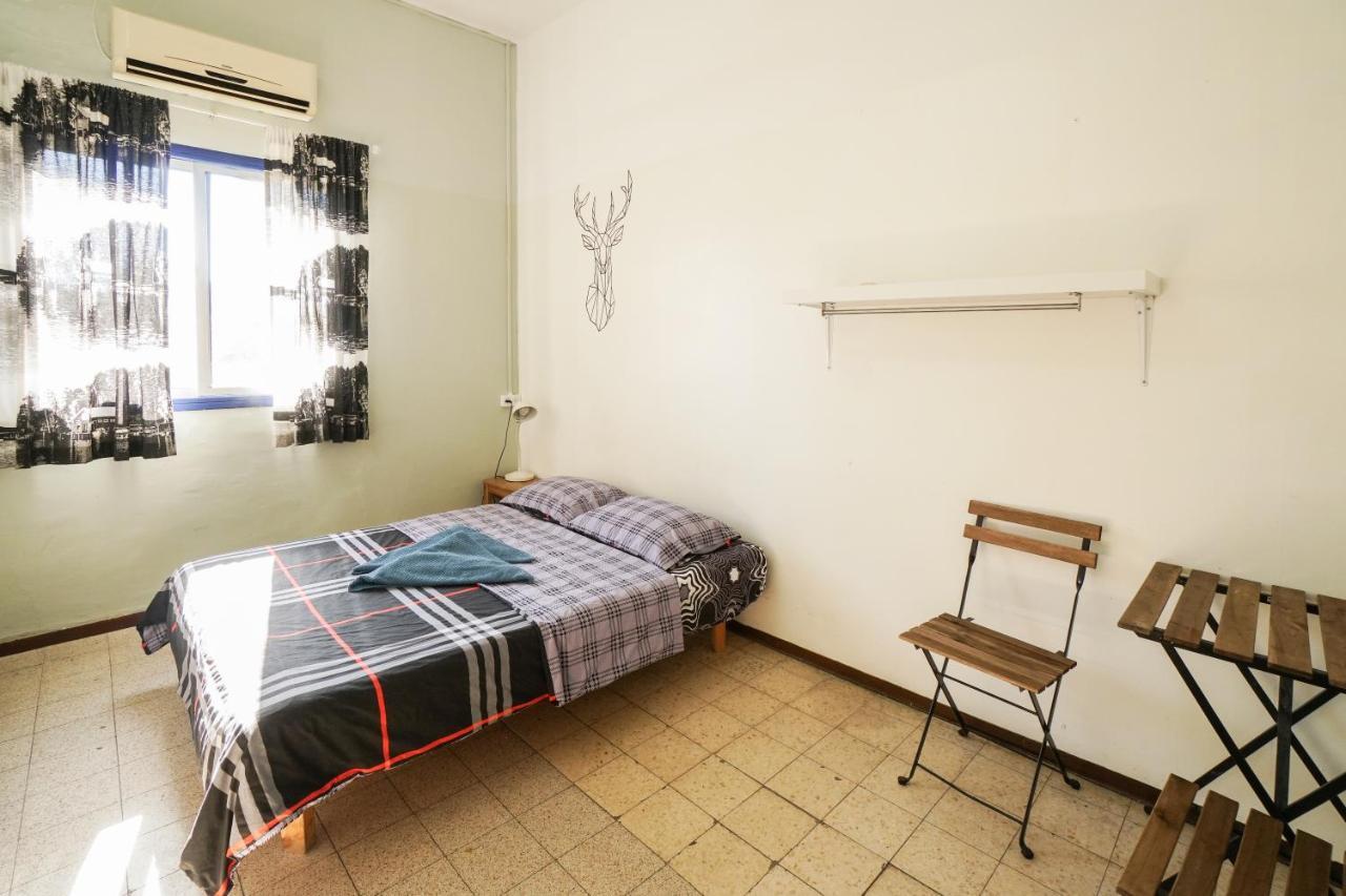Hayarkon Hostel Тел Авив Екстериор снимка