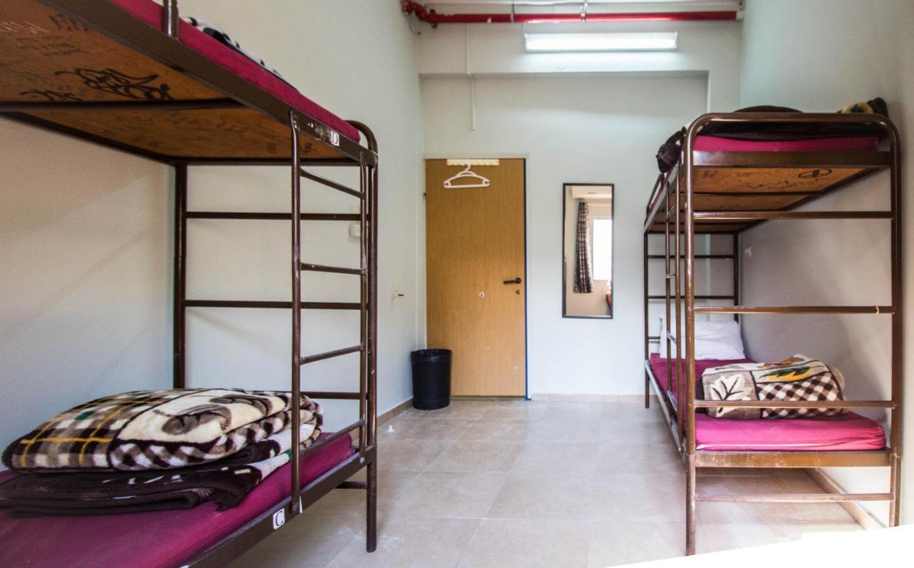 Hayarkon Hostel Тел Авив Екстериор снимка