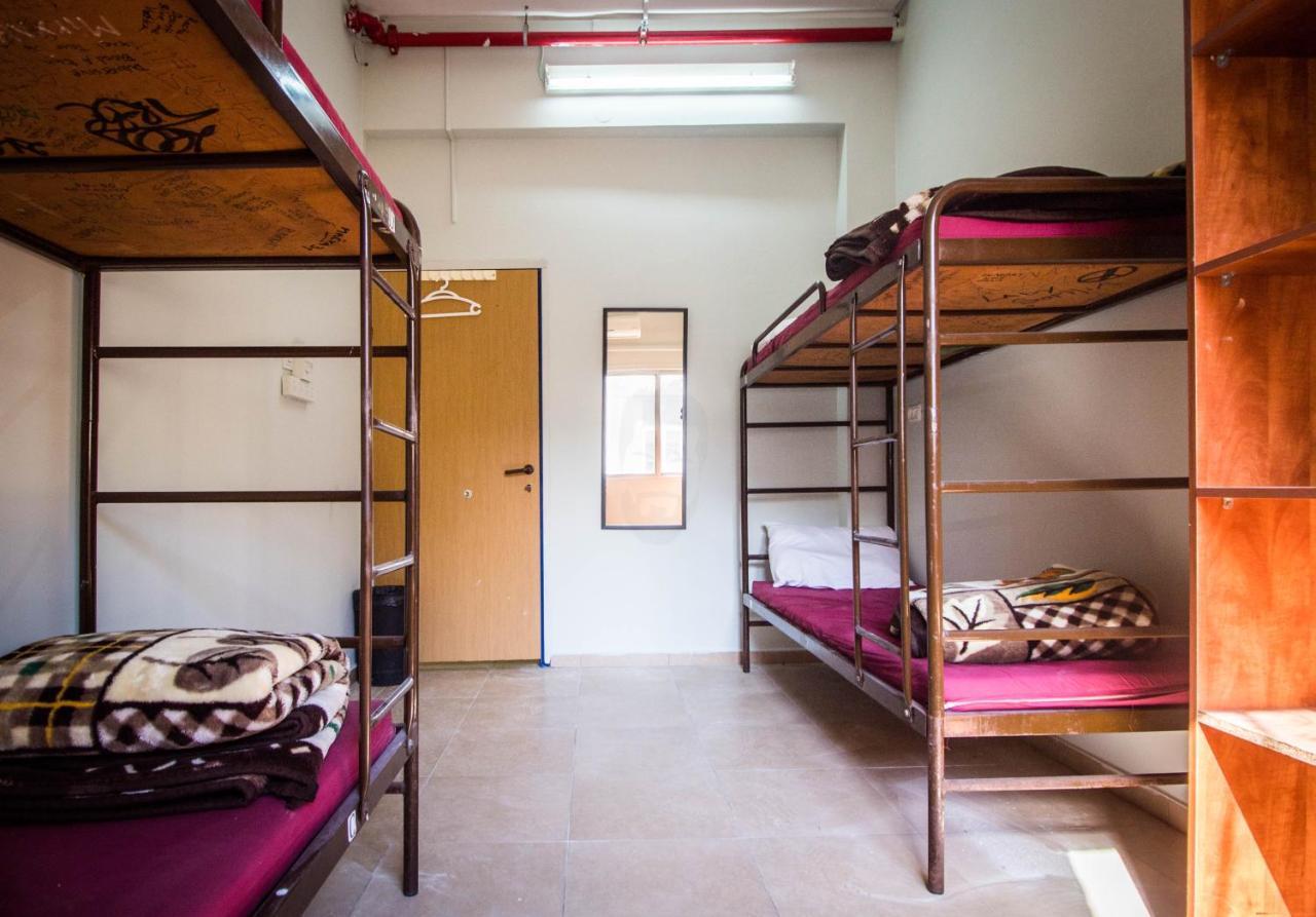 Hayarkon Hostel Тел Авив Екстериор снимка
