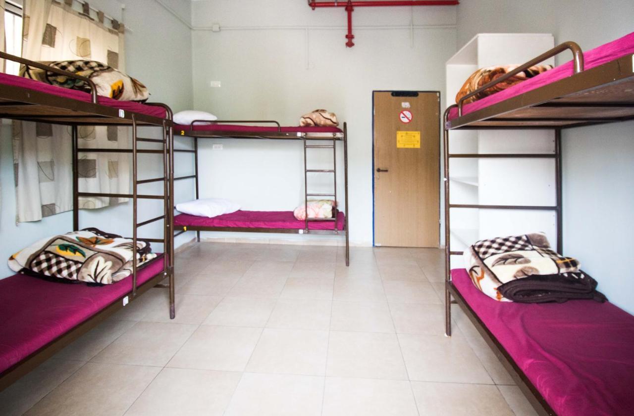Hayarkon Hostel Тел Авив Екстериор снимка