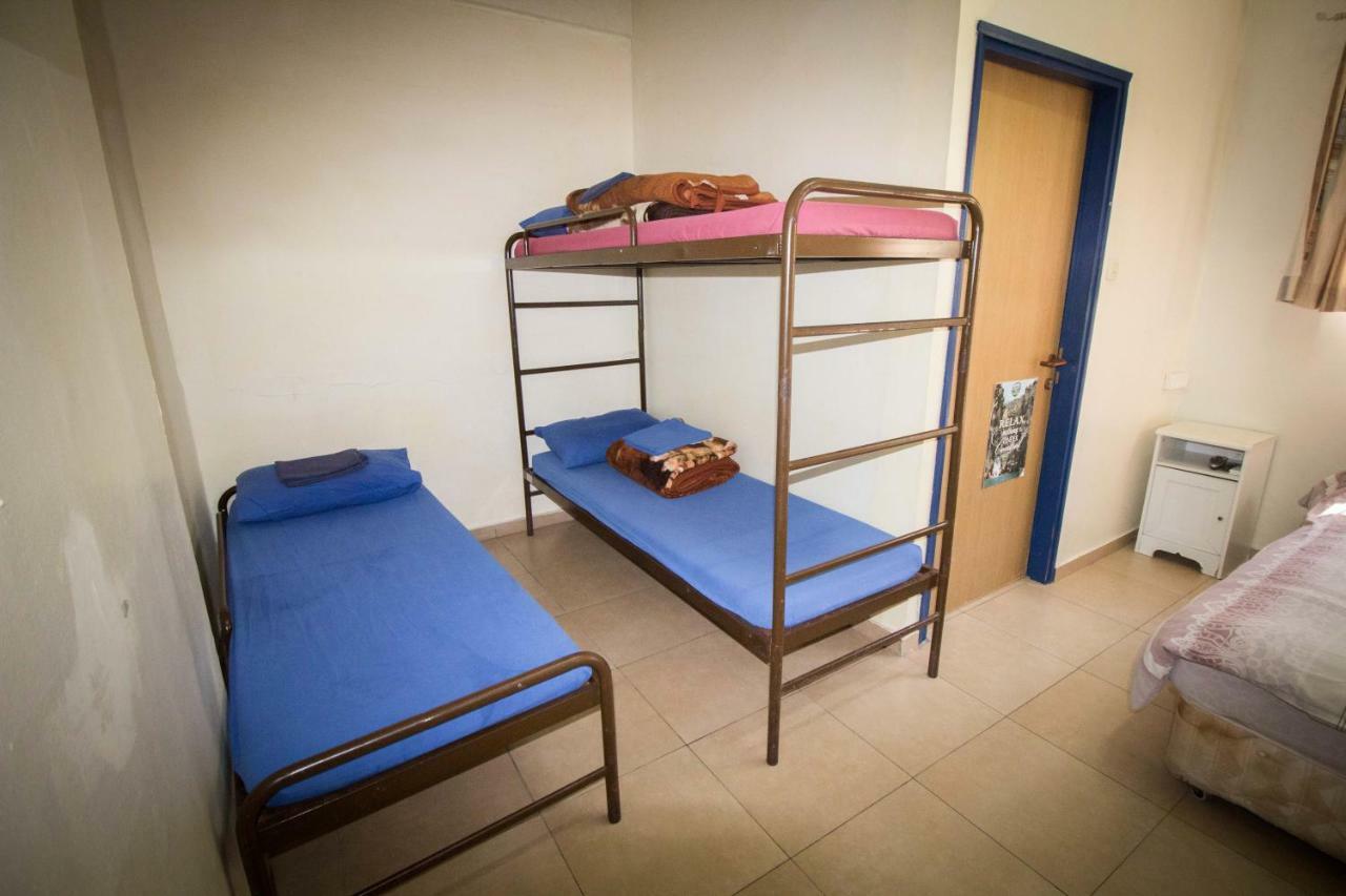 Hayarkon Hostel Тел Авив Екстериор снимка