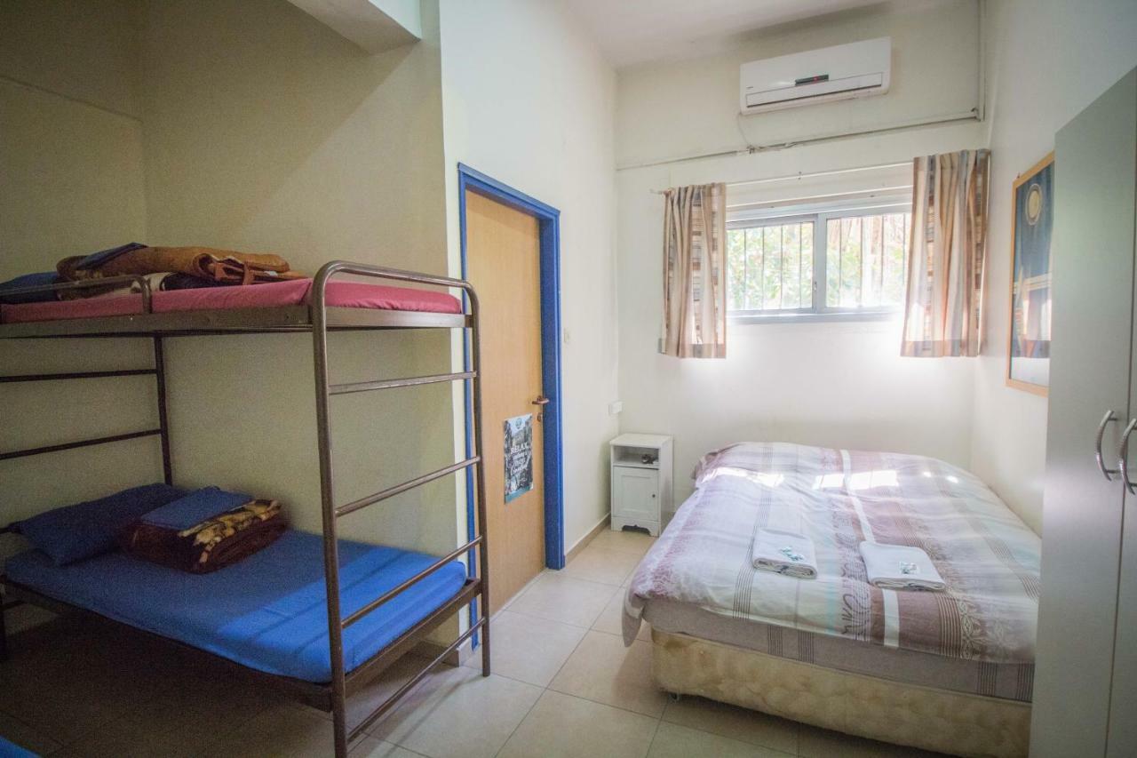 Hayarkon Hostel Тел Авив Екстериор снимка