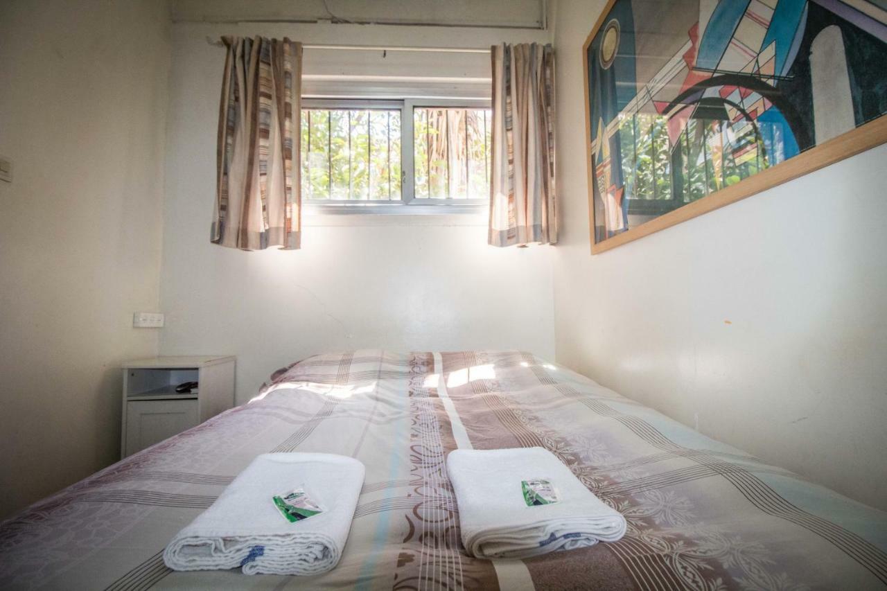 Hayarkon Hostel Тел Авив Екстериор снимка