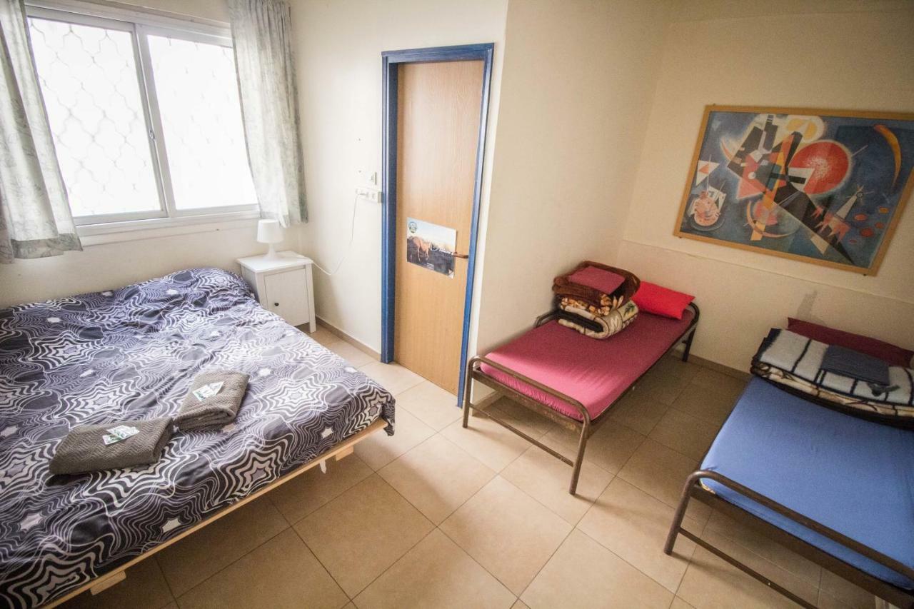 Hayarkon Hostel Тел Авив Екстериор снимка